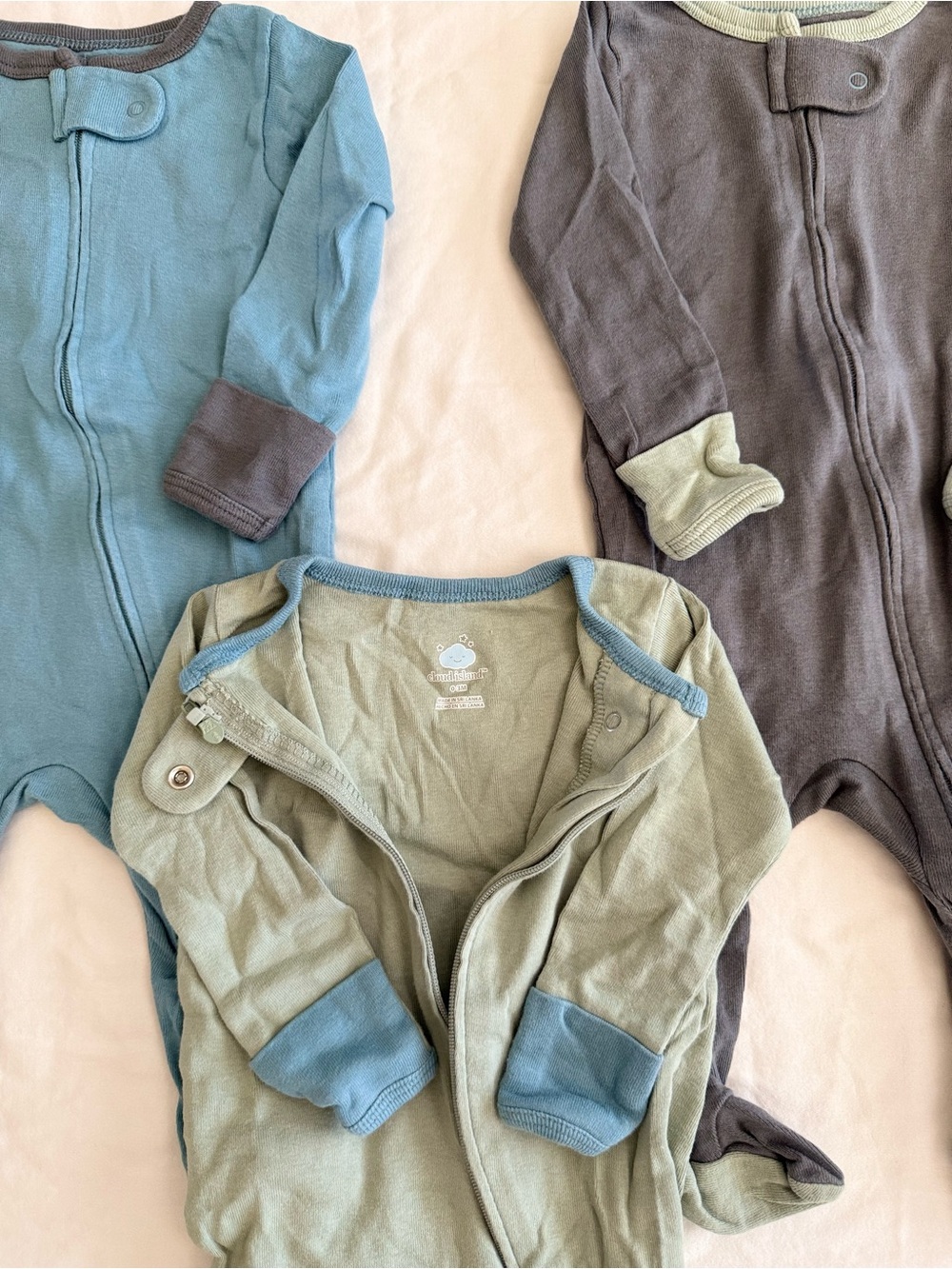 0-3 Months Baby Sleep Essentials lot | 7 pieces- footies, swaddle, sleep sac - Picture 6 of 10
